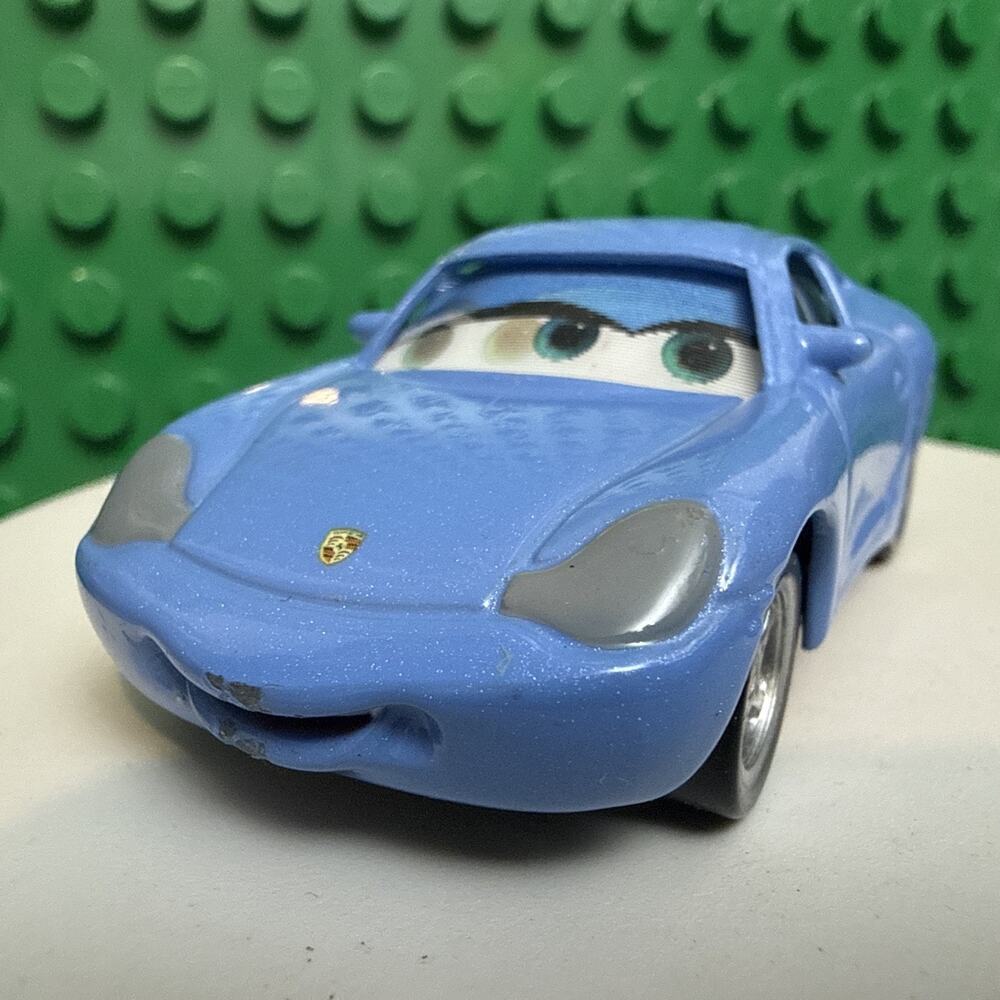 Disney Pixar Cars SALLY CARRERA Porsche 1:55 Diecast Blue Race Car Moving Eyes